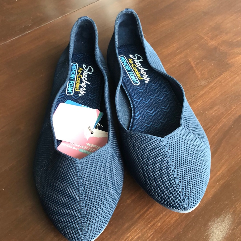 Skechers Air-cooled memory foam. Size 10